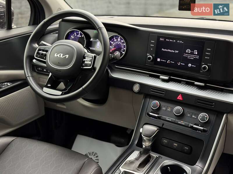 Минивэн Kia Carnival 2023 в Луцке