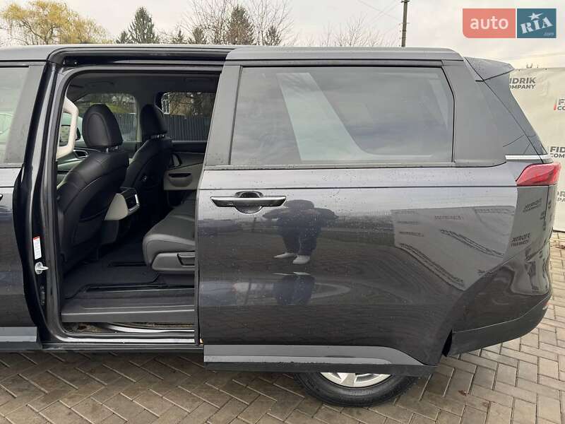 Минивэн Kia Carnival 2023 в Луцке