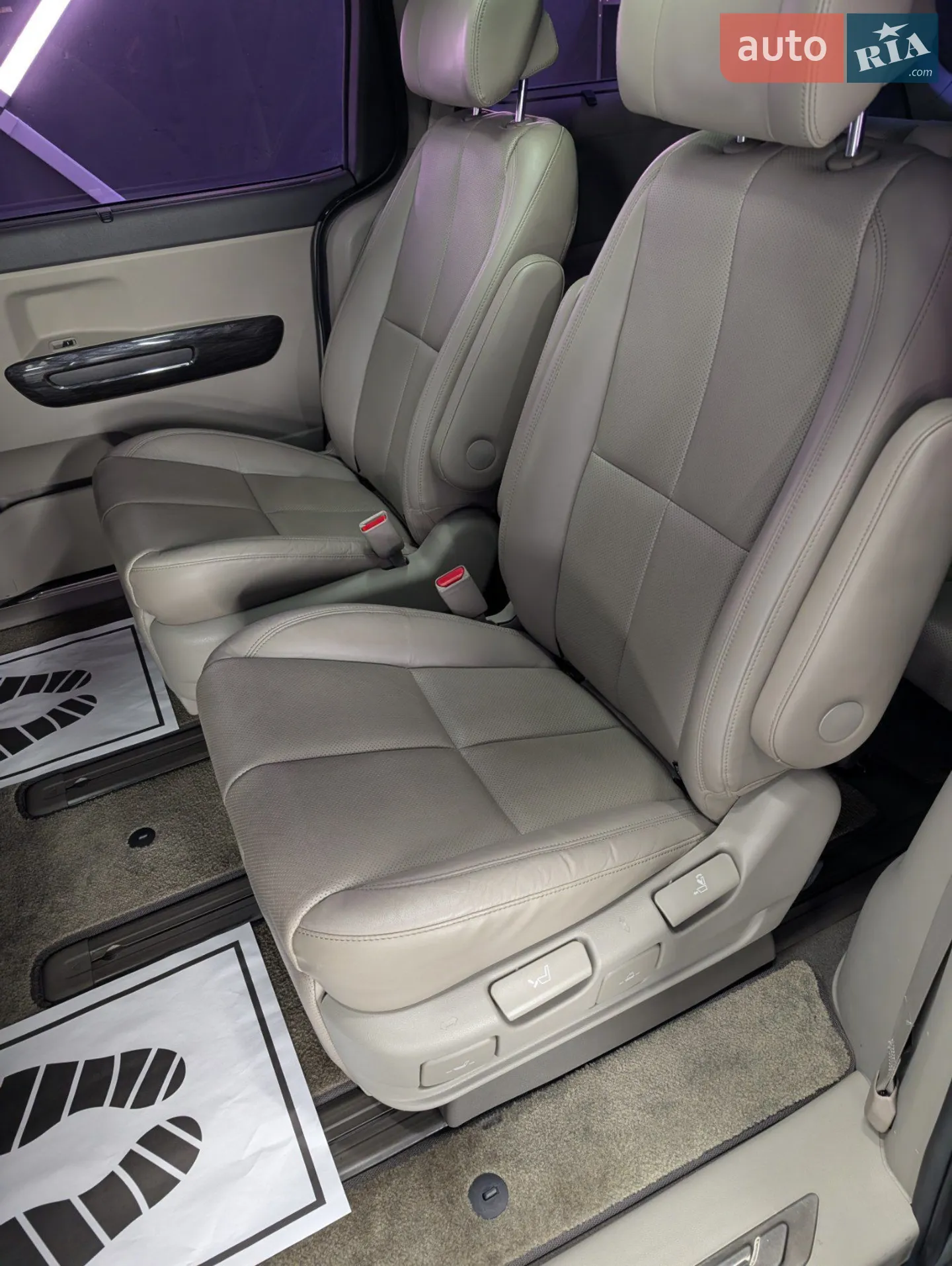 2017 Kia Carnival - мініатюра 27