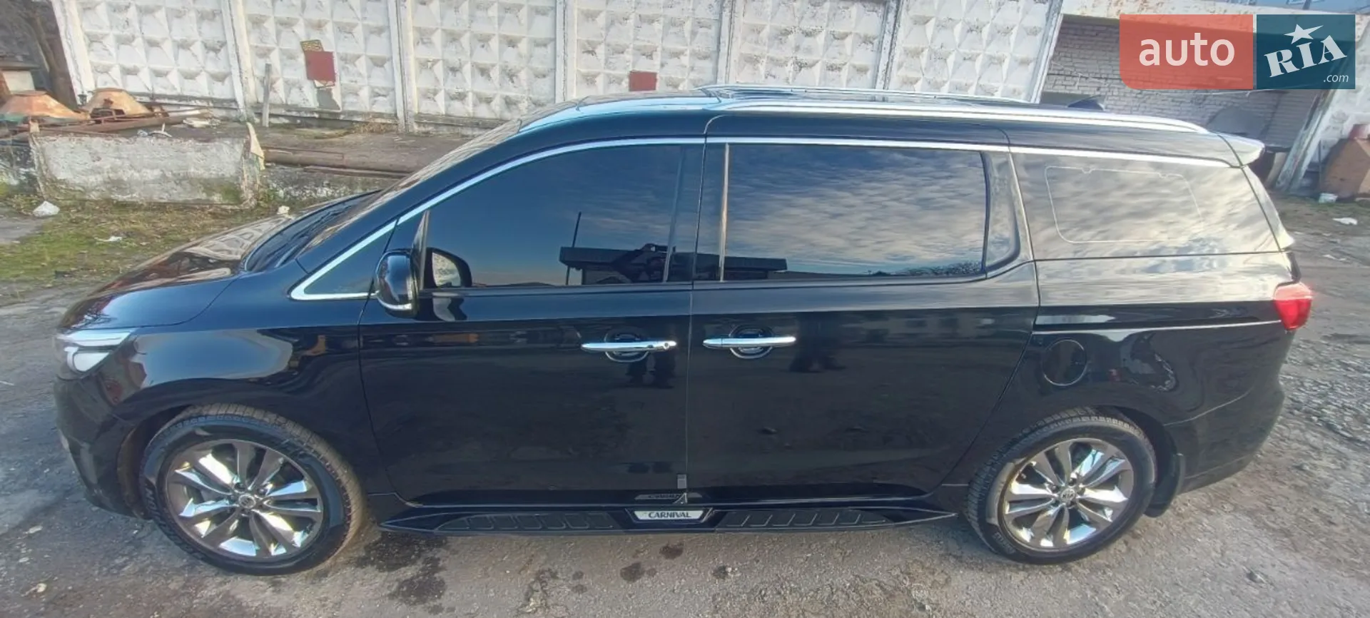 2017 Kia Carnival - мініатюра 13