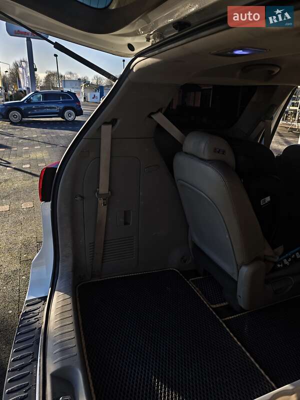 Мінівен Kia Carnival 2015 в Бородянці