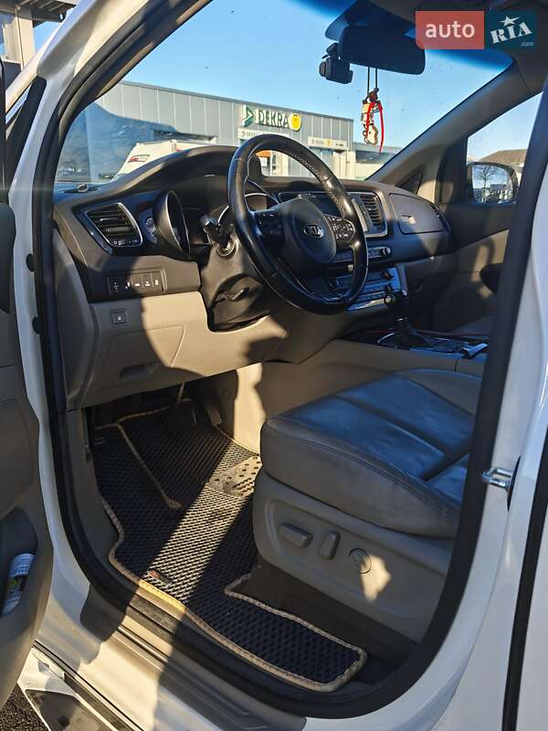 Мінівен Kia Carnival 2015 в Бородянці