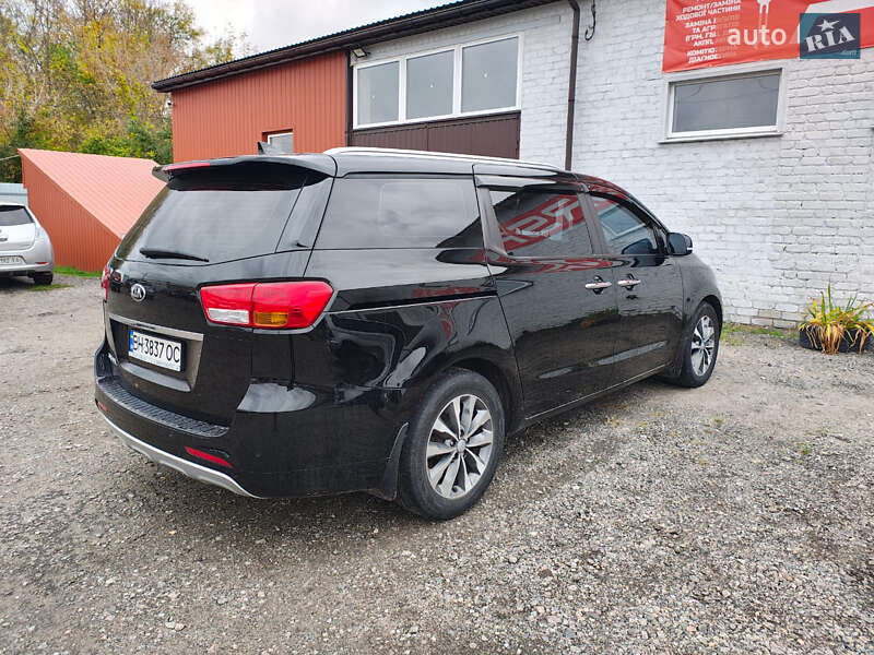 Мінівен Kia Carnival 2016 в Лубнах
