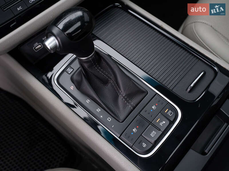 Мінівен Kia Carnival 2014 в Одесі