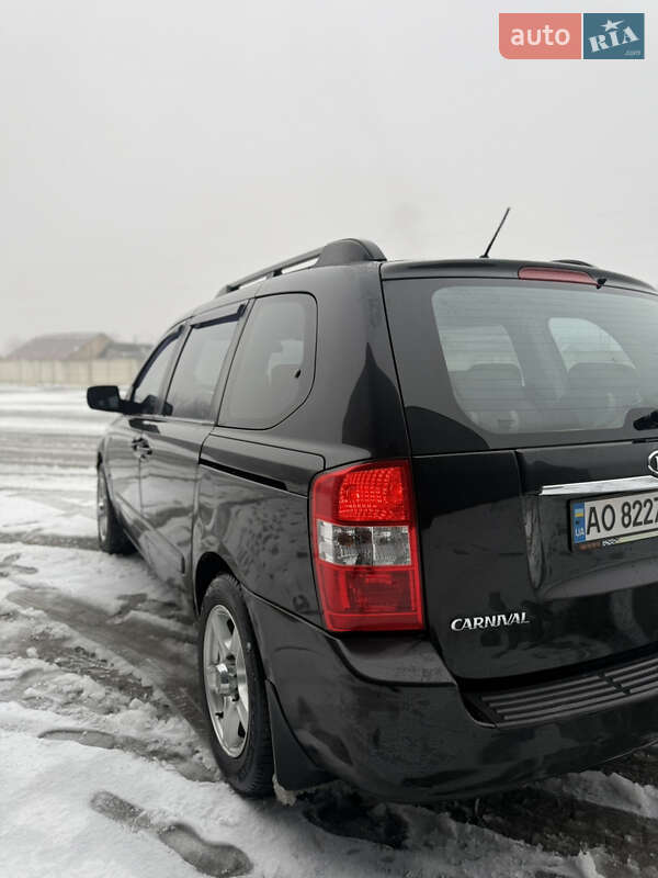 Минивэн Kia Carnival 2007 в Мукачево фото 25 Минивэн Kia Carnival 2007 в Мукачево