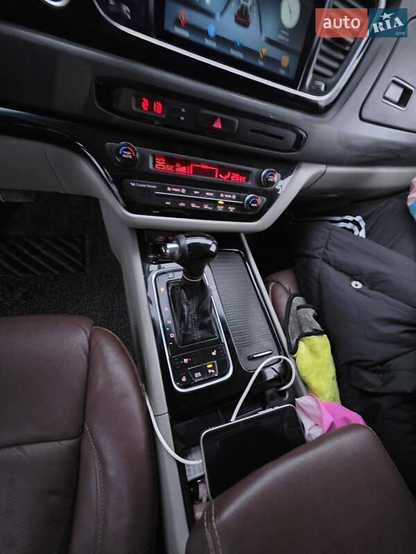 Минивэн Kia Carnival 2014 в Тячеве фото 13 Минивэн Kia Carnival 2014 в Тячеве