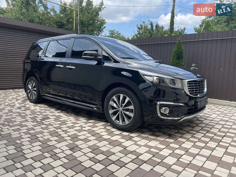 Мінівен Kia Carnival 2017 в Одесі