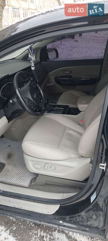 Минивэн Kia Carnival 2014 в Полтаве