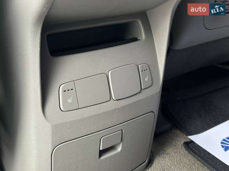 Минивэн Kia Carnival 2017 в Одессе фото 18 Минивэн Kia Carnival 2017 в Одессе