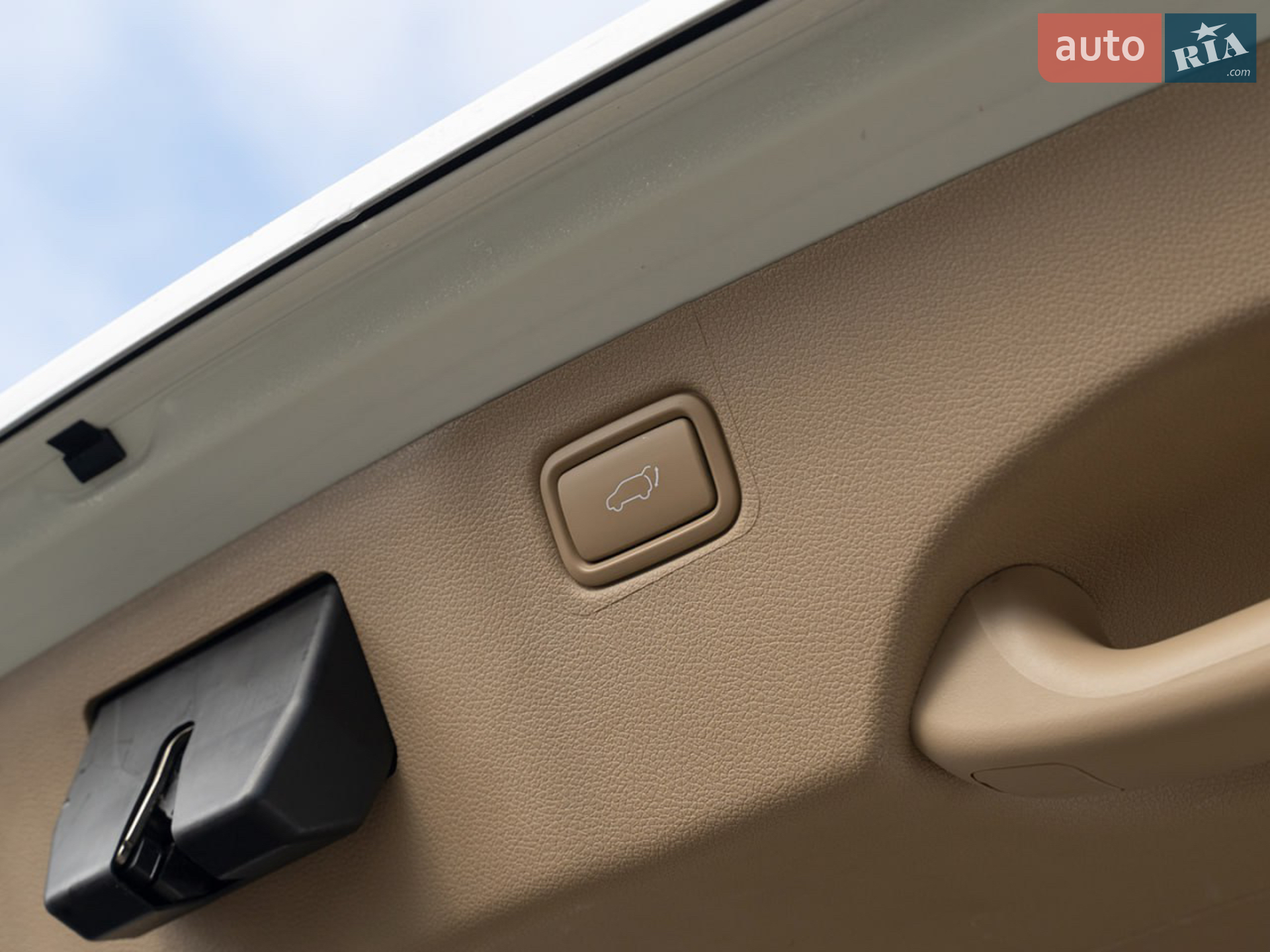 2014 Kia Carnival - мініатюра 13
