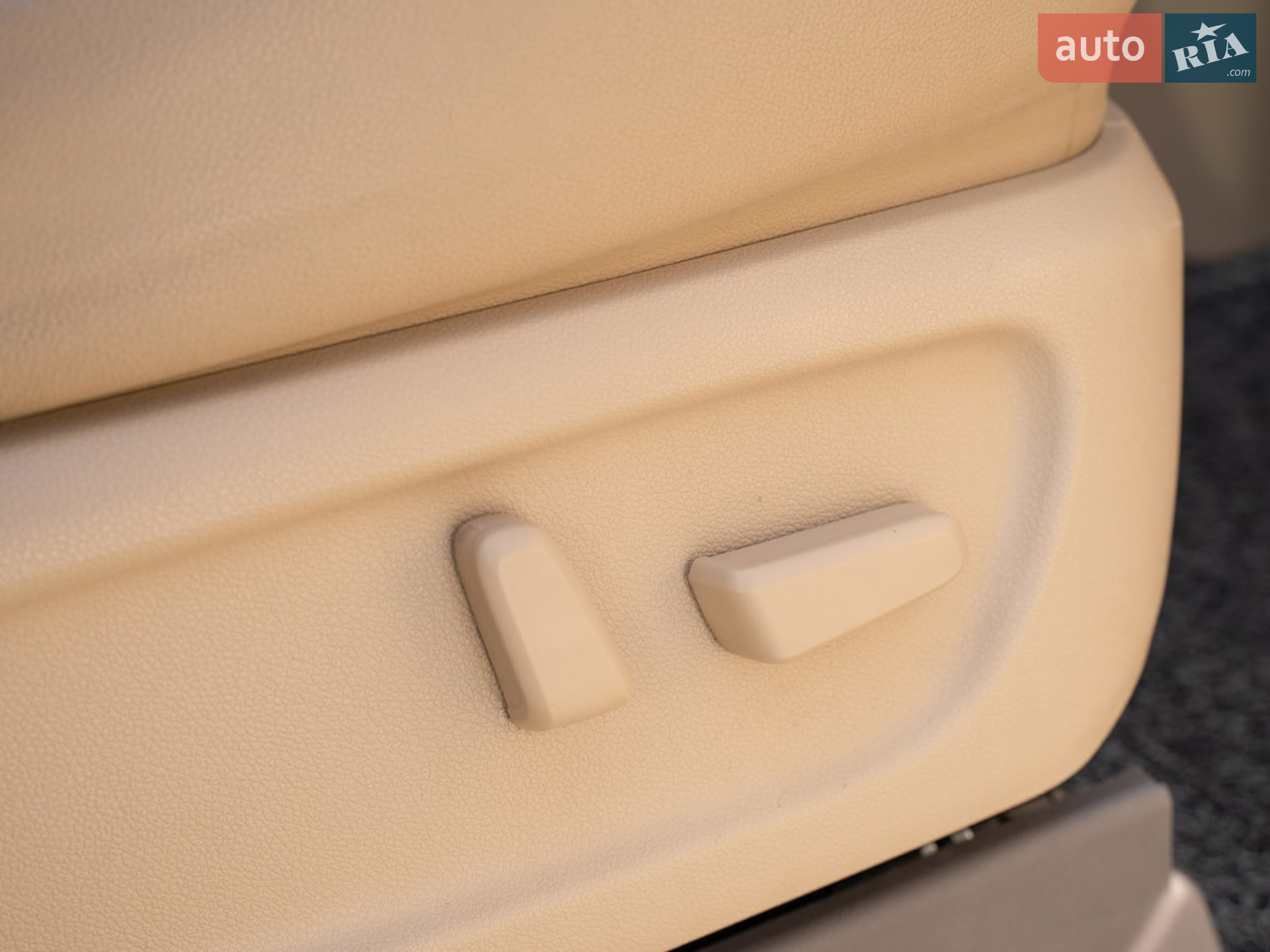 2014 Kia Carnival - мініатюра 32
