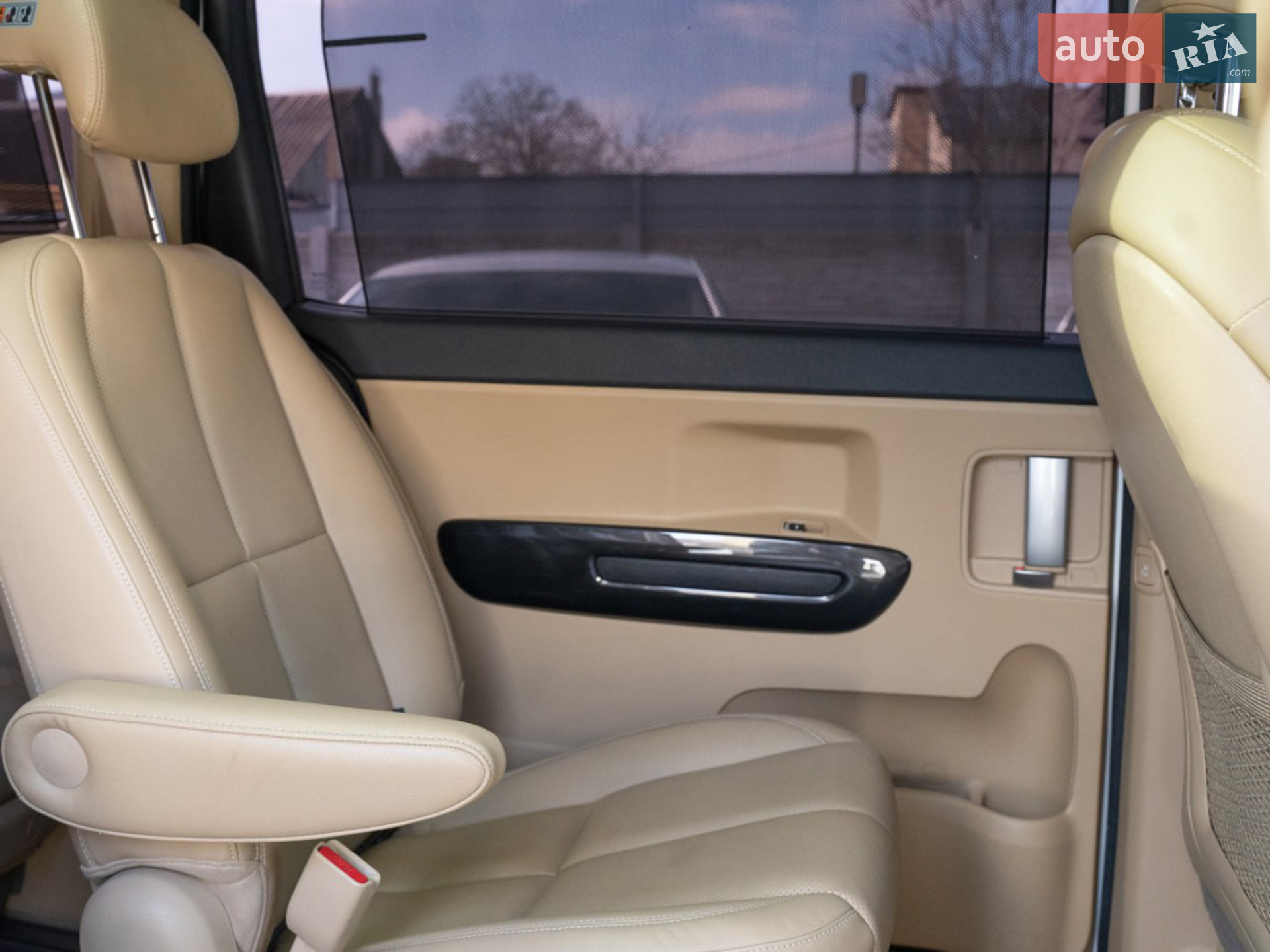 2014 Kia Carnival - мініатюра 41