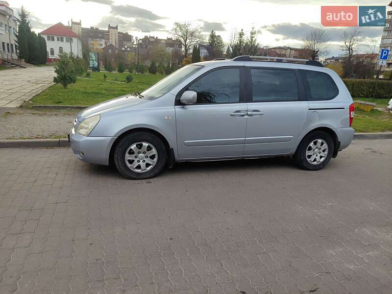Минивэн Kia Carnival 2007 в Надворной фото Минивэн Kia Carnival 2007 в Надворной