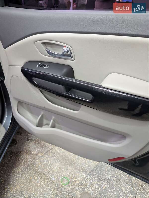 Минивэн Kia Carnival 2016 в Тернополе