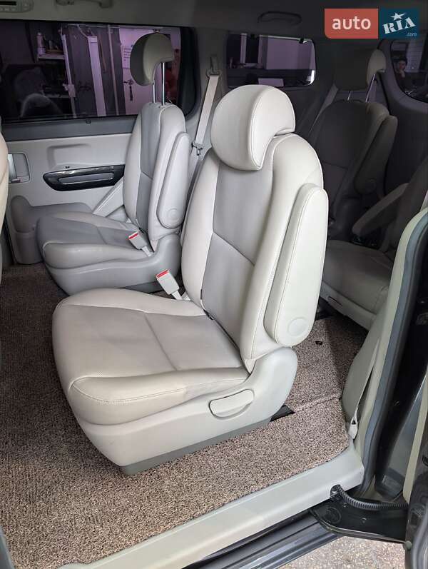 Минивэн Kia Carnival 2016 в Тернополе