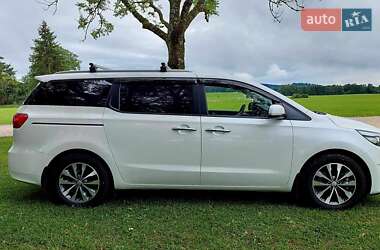 Минивэн Kia Carnival 2016 в Ивано-Франковске
