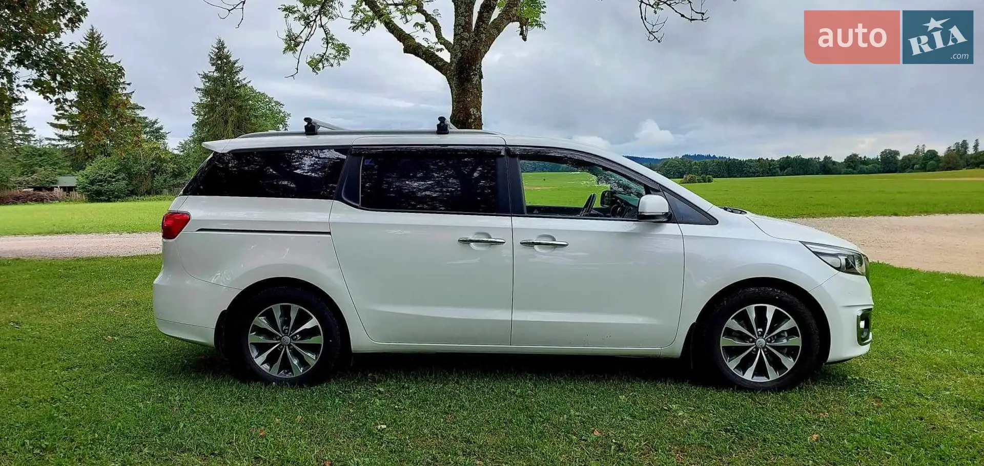 Kia Carnival 2016