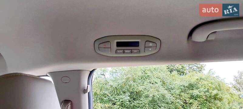 Минивэн Kia Carnival 2016 в Ивано-Франковске