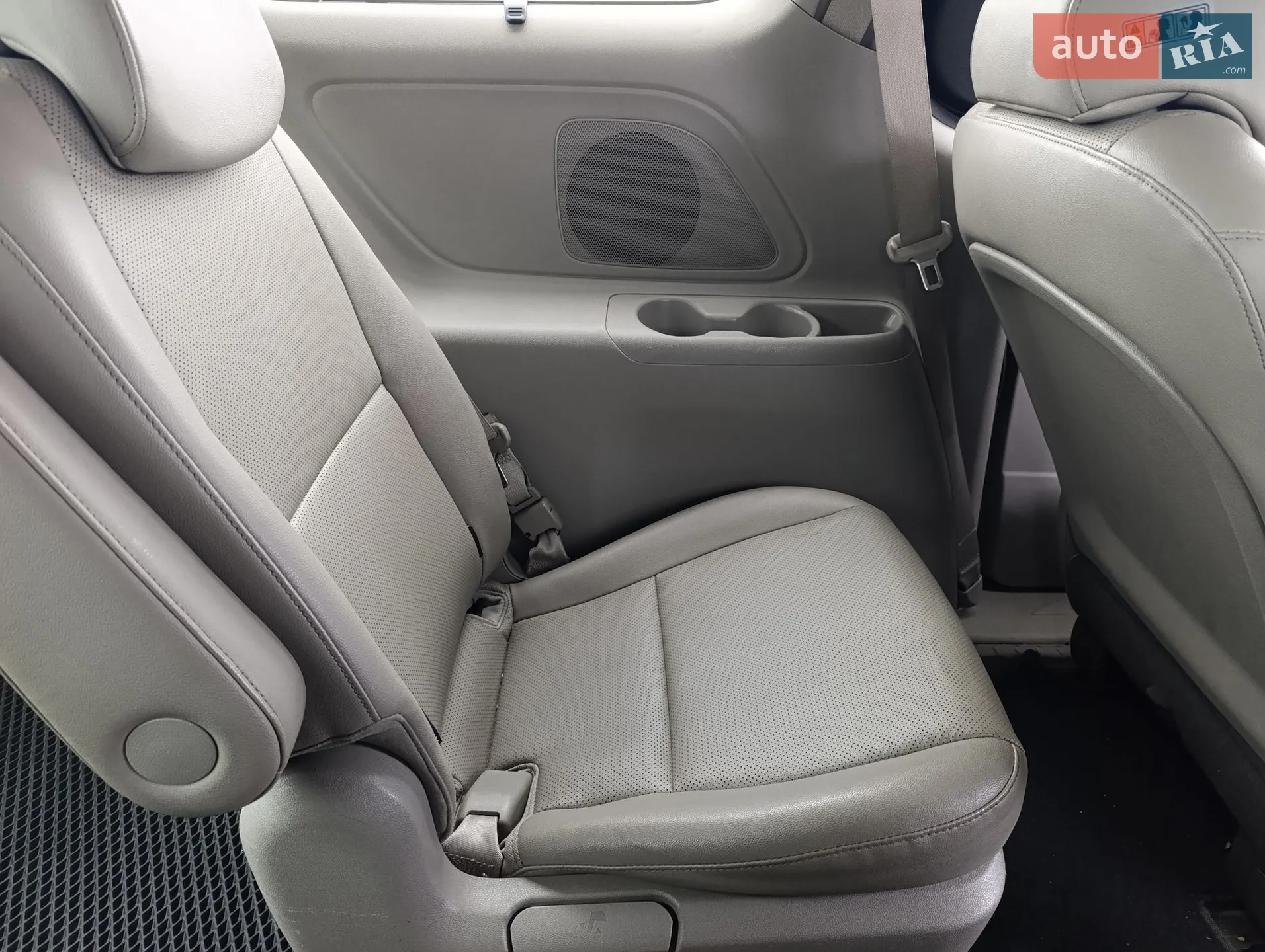 2017 Kia Carnival - мініатюра 24