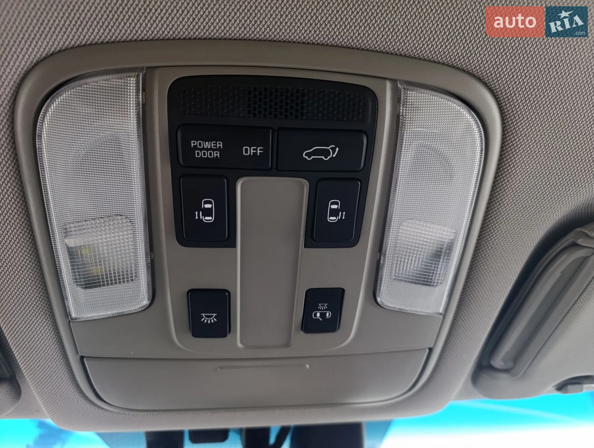 2017 Kia Carnival - мініатюра 36