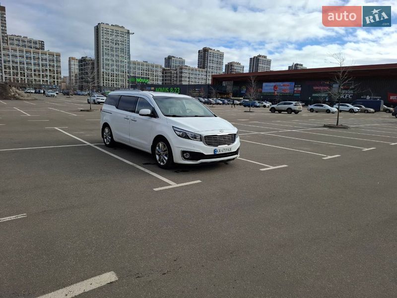 Минивэн Kia Carnival 2016 в Киеве