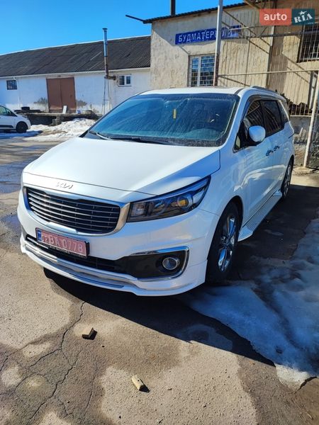 Минивэн Kia Carnival 2014 в Калиновке