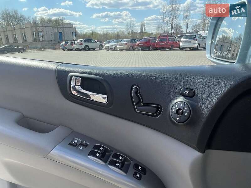 Мінівен Kia Carnival 2006 в Києві