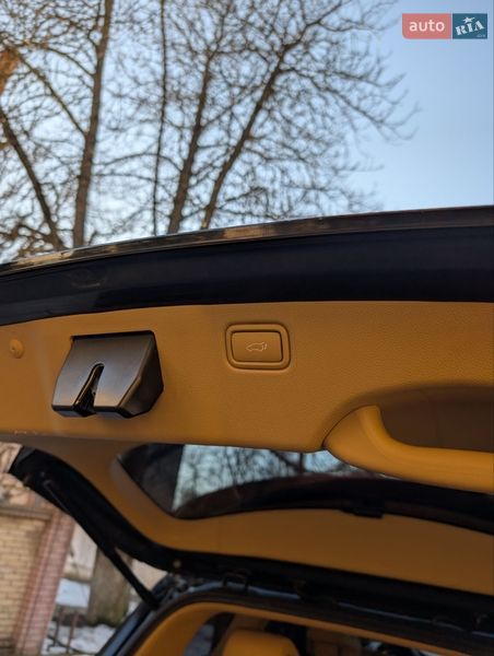 Минивэн Kia Carnival 2018 в Тернополе