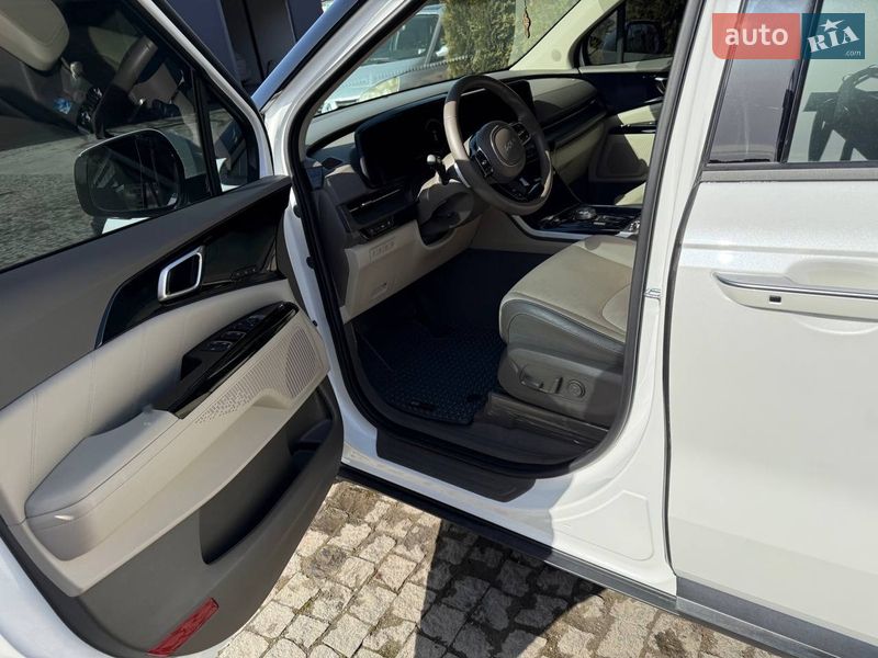 Минивэн Kia Carnival 2023 в Тернополе