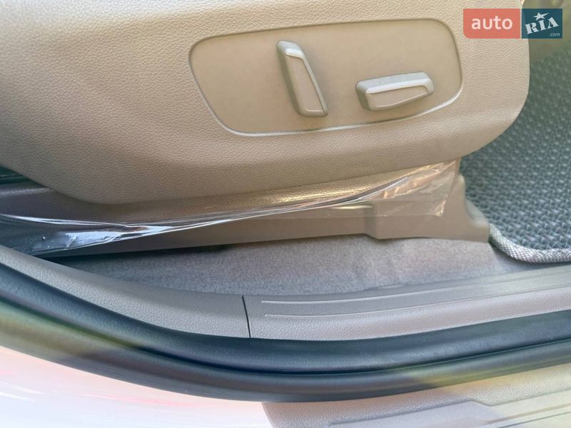 Минивэн Kia Carnival 2023 в Тернополе