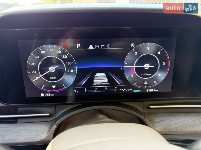 Минивэн Kia Carnival 2023 в Тернополе