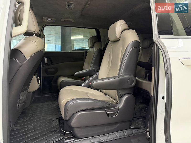 Минивэн Kia Carnival 2024 в Одессе