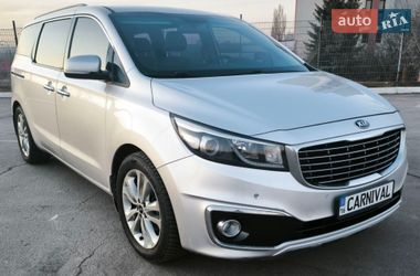 Мінівен Kia Carnival 2015 в Харкові