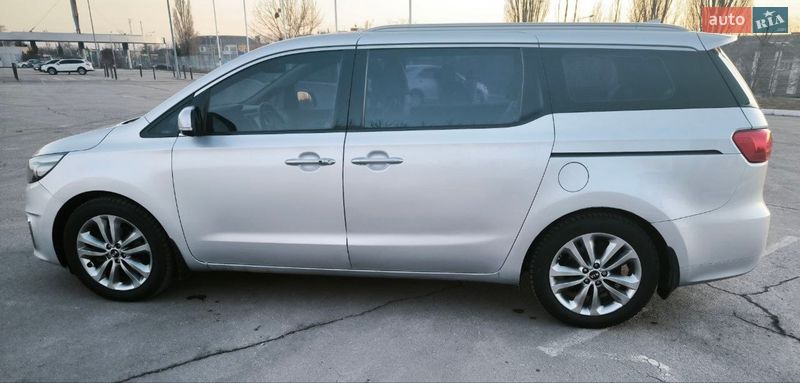 Минивэн Kia Carnival 2015 в Харькове фото 8 Минивэн Kia Carnival 2015 в Харькове