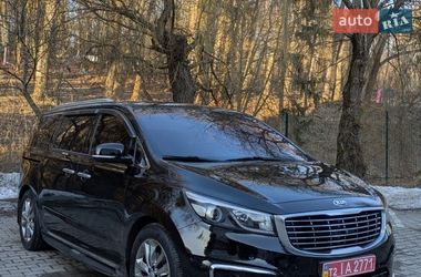 Мінівен Kia Carnival 2015 в Тернополі