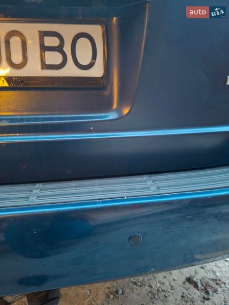 Мінівен Kia Carnival 2004 в Львові