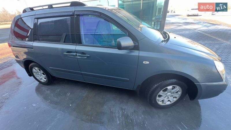 Минивэн Kia Carnival 2007 в Киеве