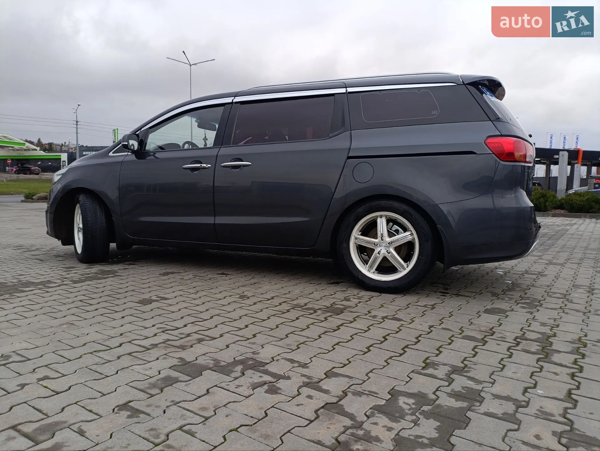 2018 Kia Carnival - мініатюра 8
