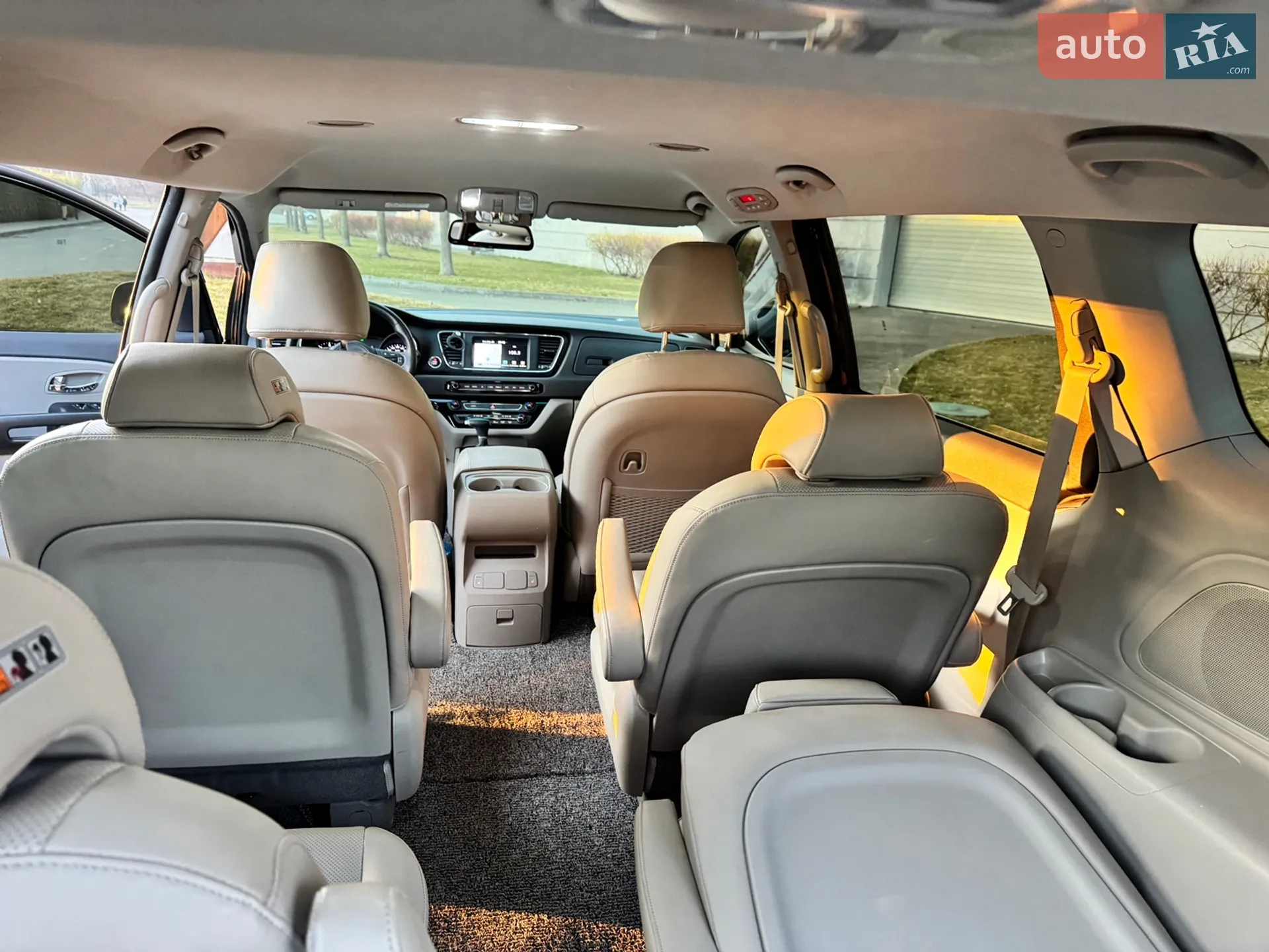 2018 Kia Carnival - мініатюра 23