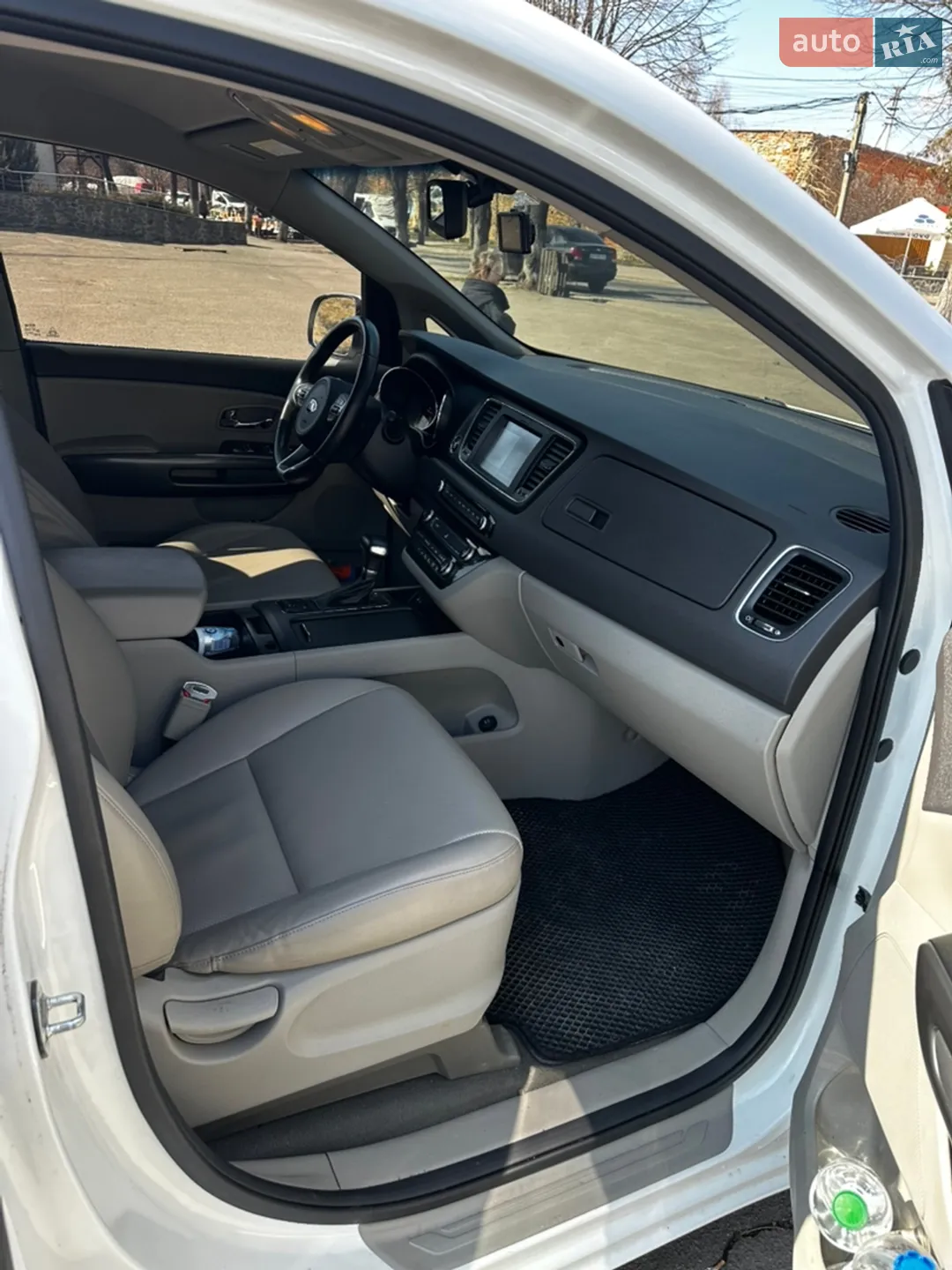 2017 Kia Carnival - мініатюра 8