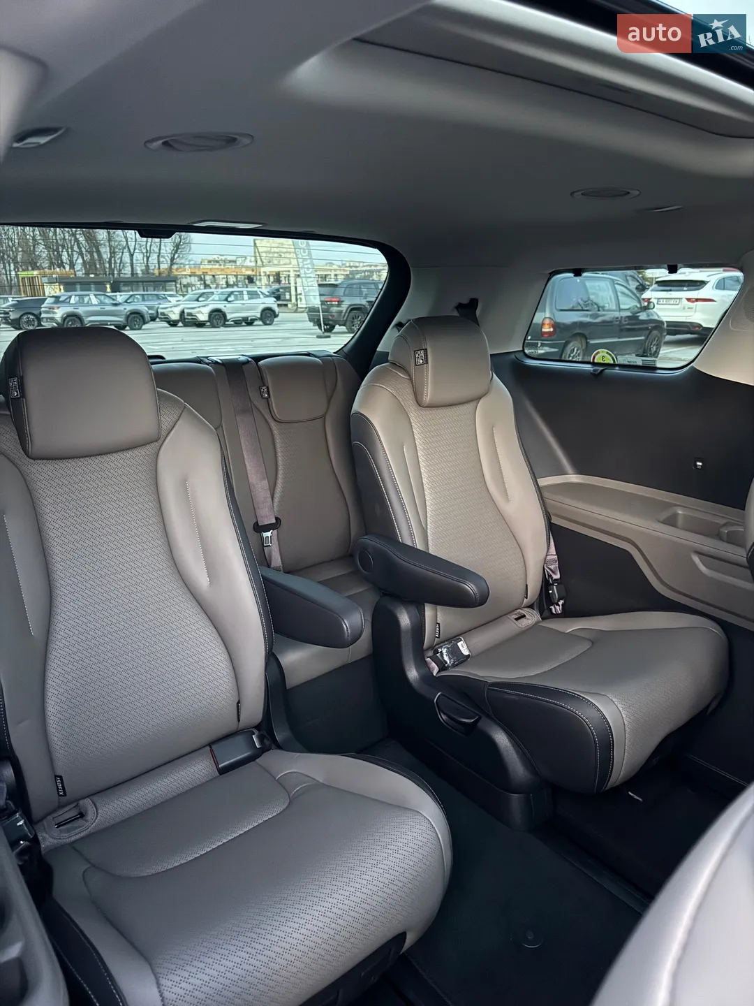 2024 Kia Carnival - мініатюра 27