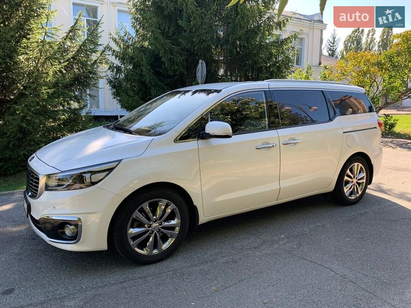 Минивэн Kia Carnival 2016 в Киеве