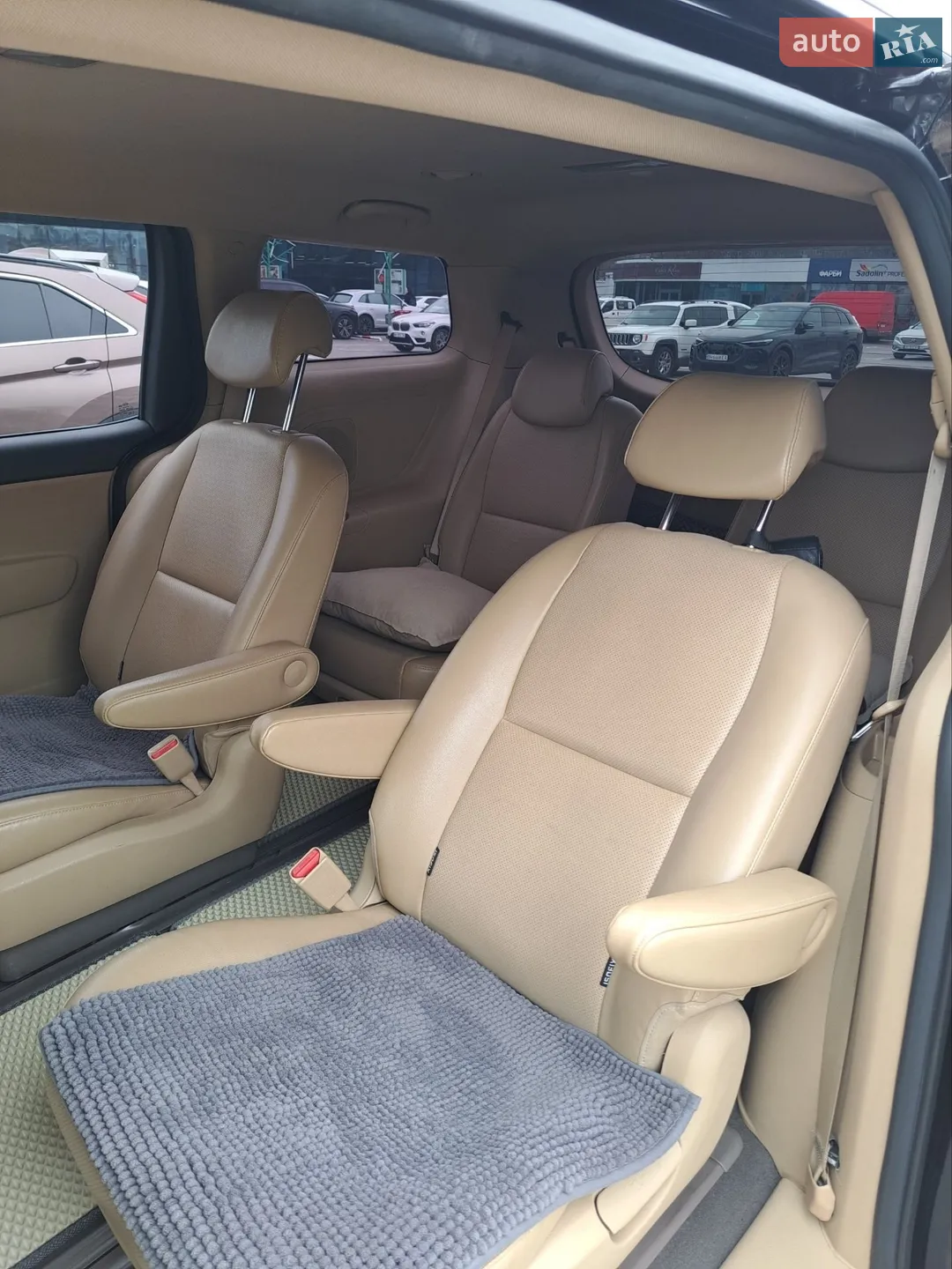 2014 Kia Carnival - мініатюра 11