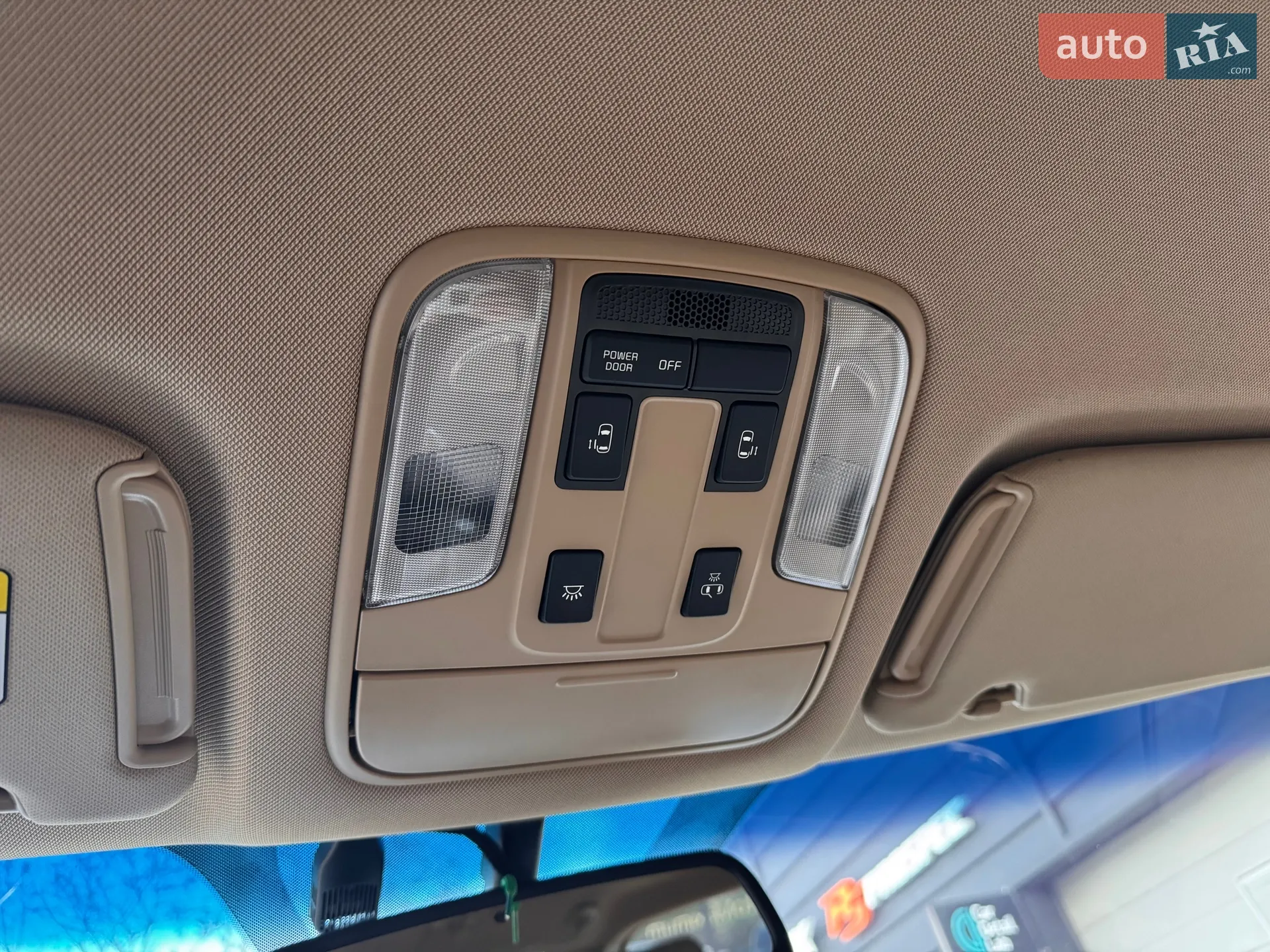 2017 Kia Carnival - мініатюра 27