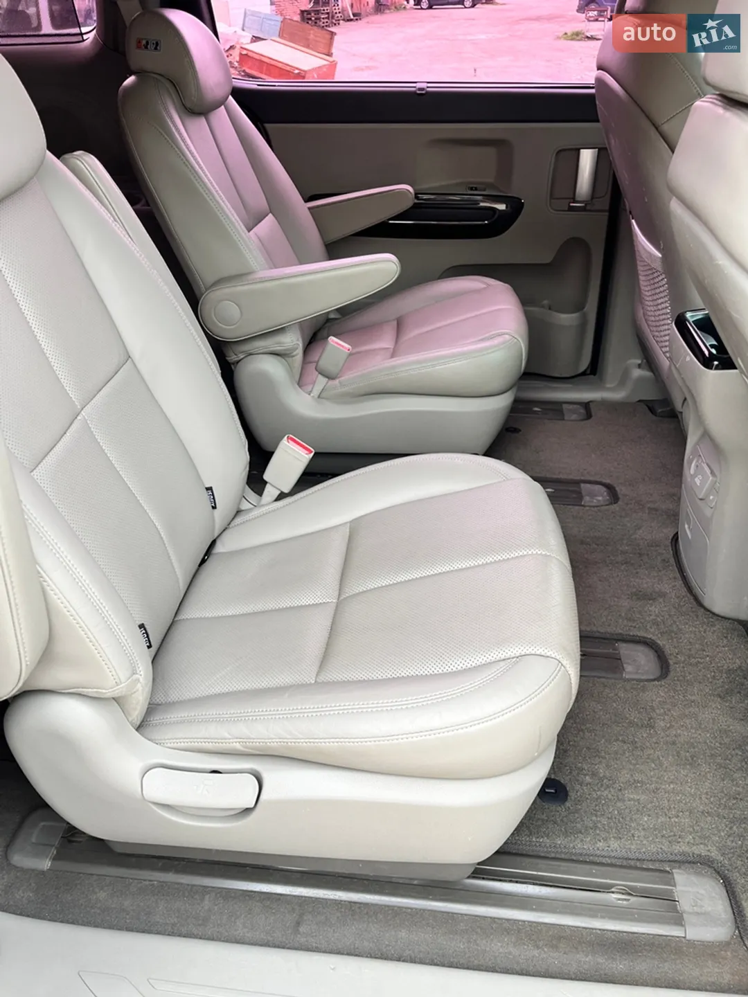 2015 Kia Carnival - мініатюра 15