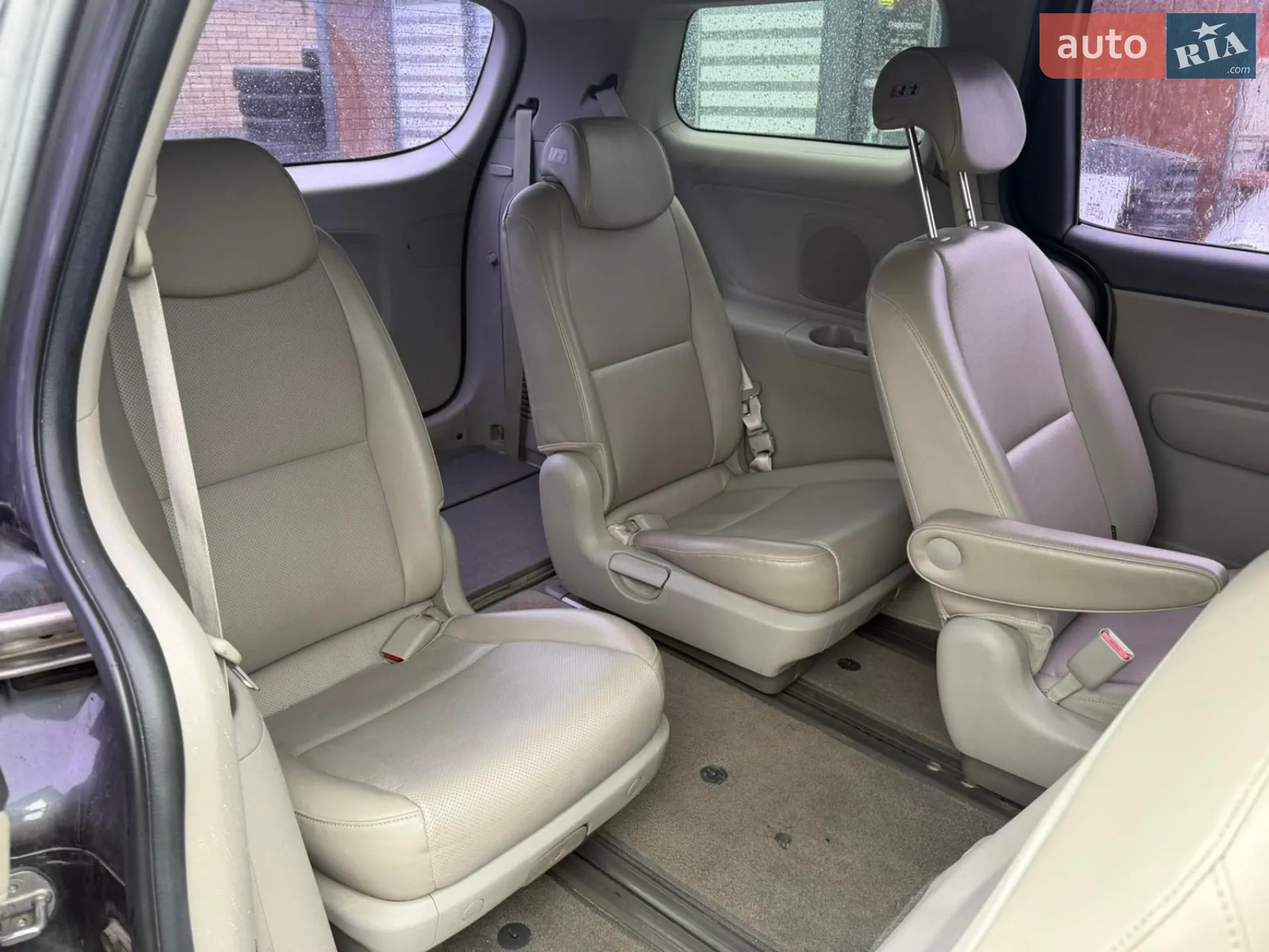 2015 Kia Carnival - мініатюра 16