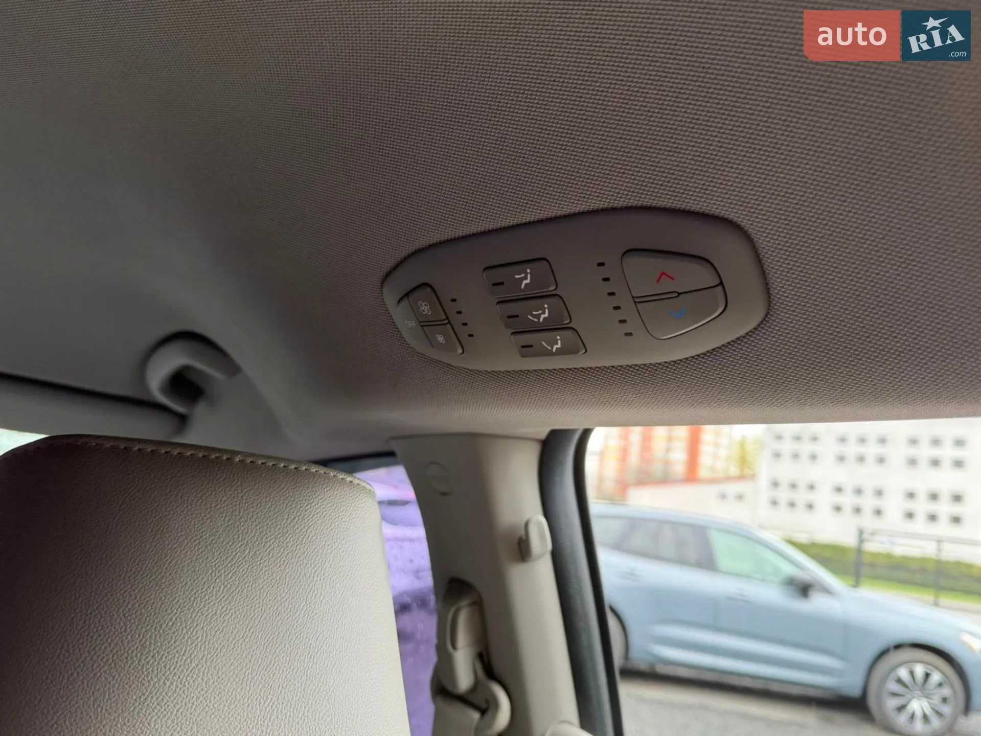 2015 Kia Carnival - мініатюра 13