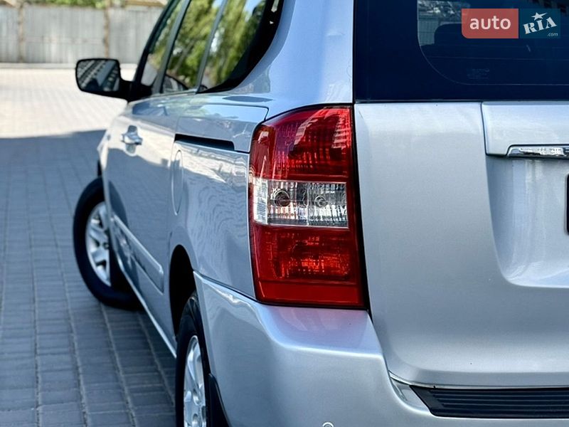 Минивэн Kia Carnival 2009 в Одессе