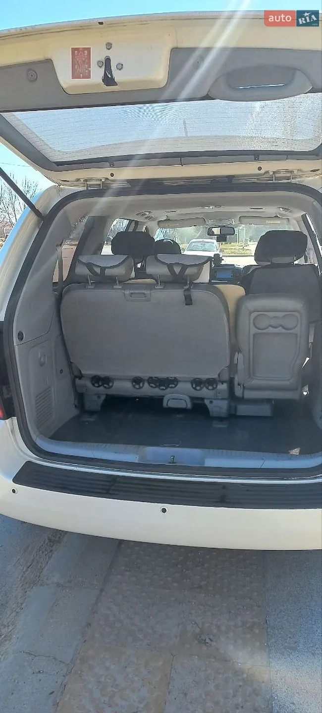 2011 Kia Carnival - мініатюра 12