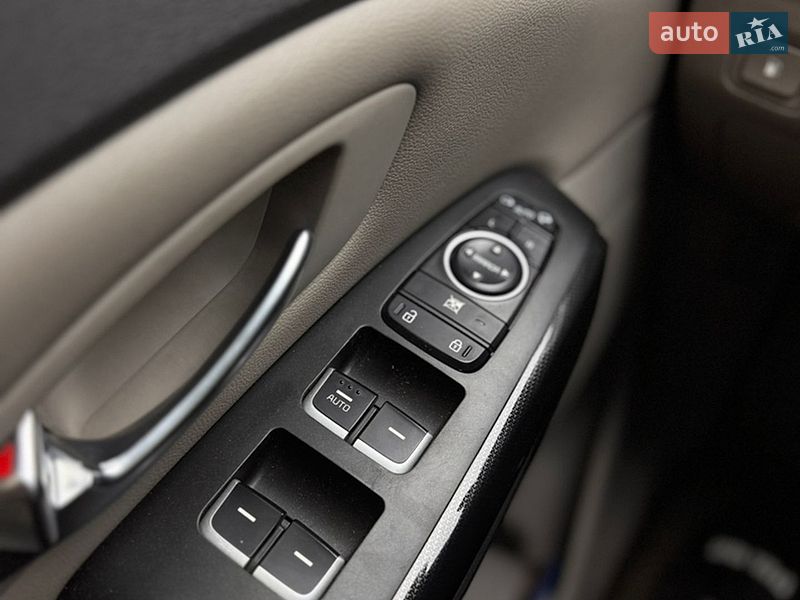 Минивэн Kia Carnival 2015 в Житомире фото 20 Минивэн Kia Carnival 2015 в Житомире